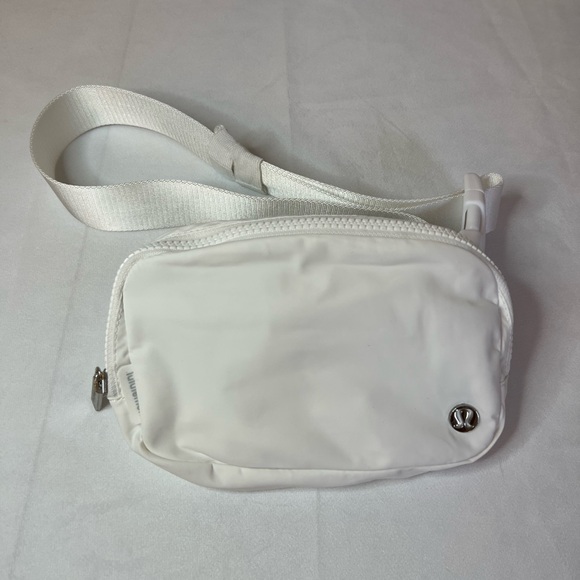 lululemon athletica Handbags - Lululemon Everywhere Belt Bag 1L
White